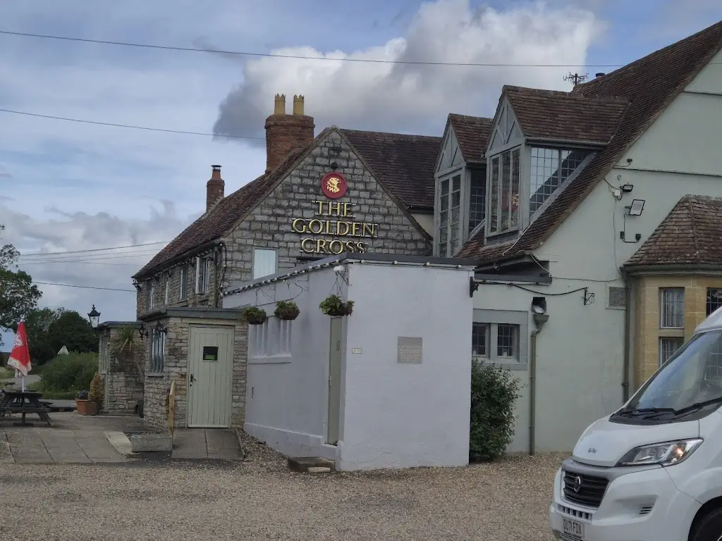 Ian & Shirley Williams_The Golden Cross_Bidford-on-Avon_review