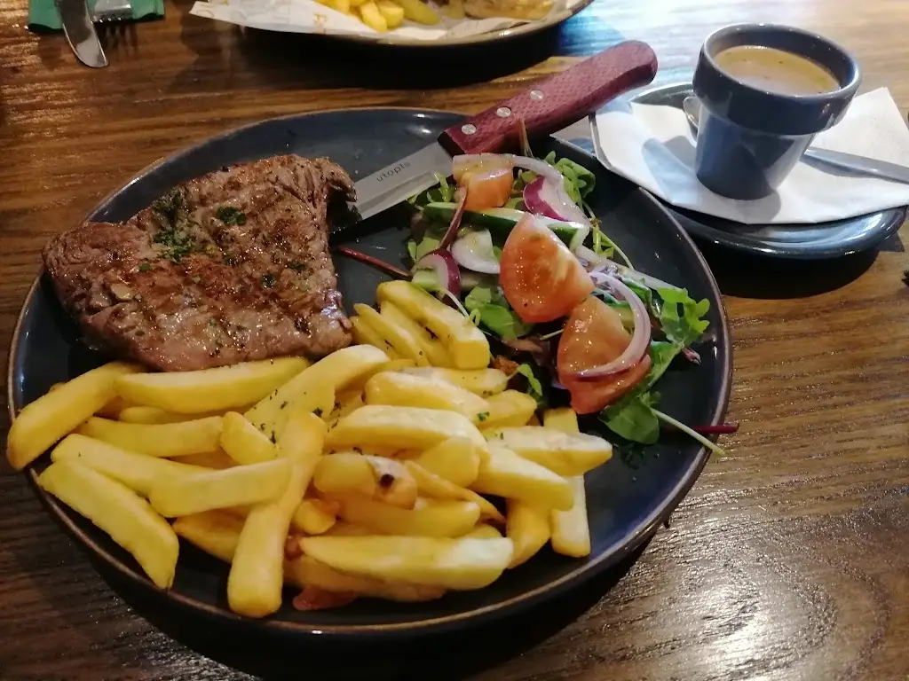 Hannah-Louise Jacques_The Golden Cross_Bidford-on-Avon_review