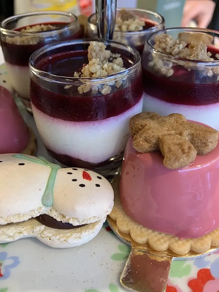 Lauren Strachan_Mimis_Auchterarder_recensione