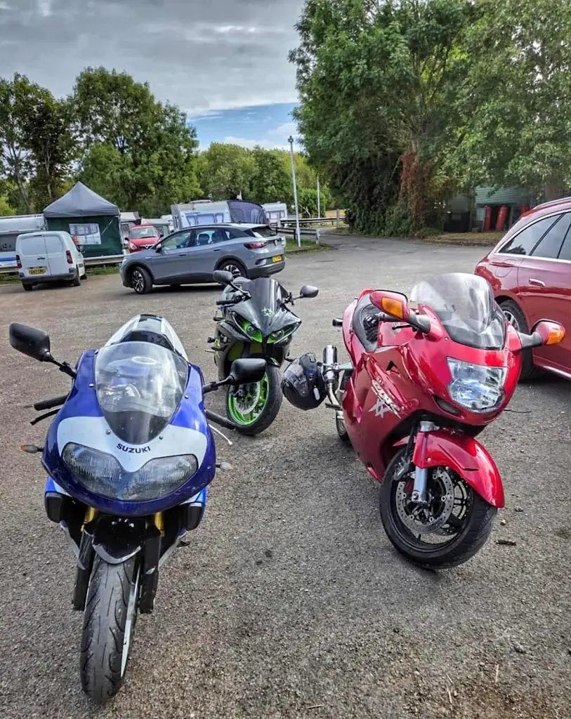 Kamil Kopeć_Wings & Wheels Cafe_Bidford-on-Avon_review