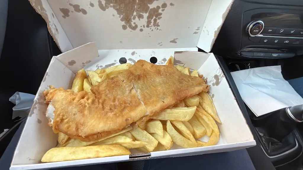James McCluskey_The Fish & Chip Company_Auchterarder_recensione