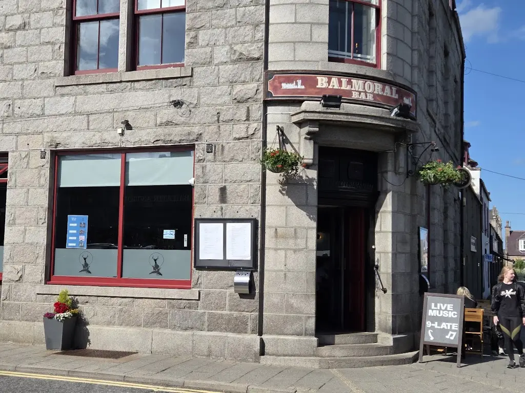The Balmoral Bar_Ballater_slider_image_1