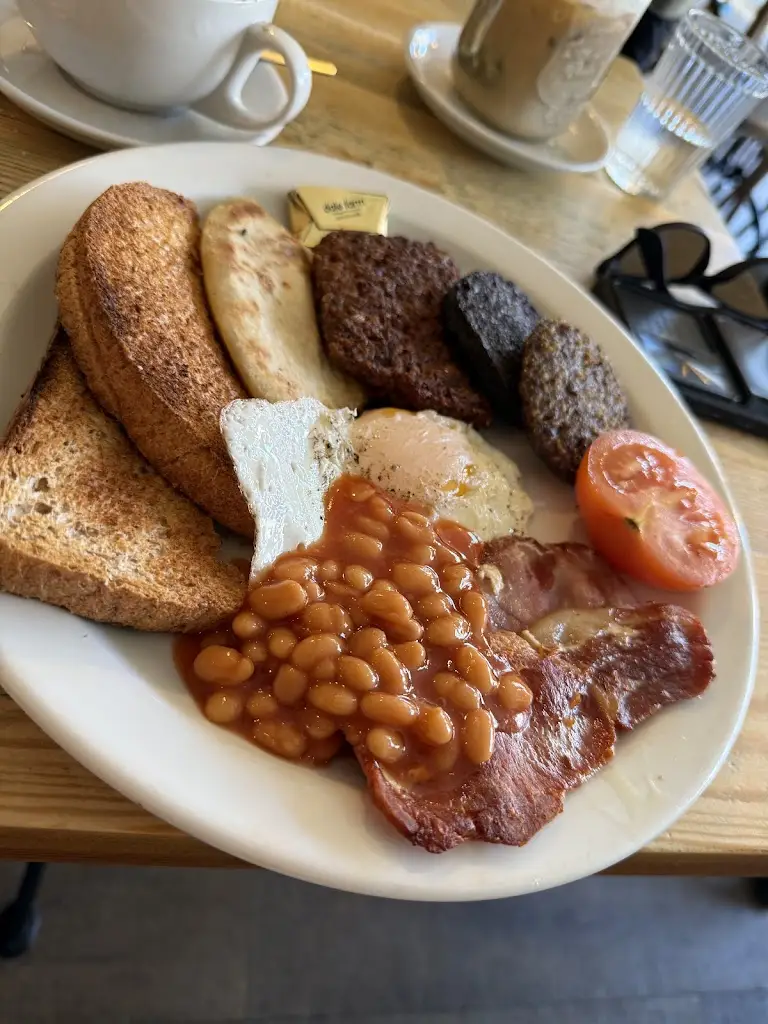 Brittany Torres_Bridge House Cafe_Ballater_review