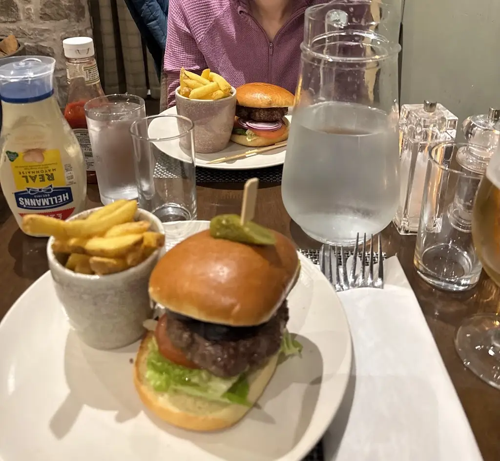 Angus & Ale_Ballater_slider_image_2