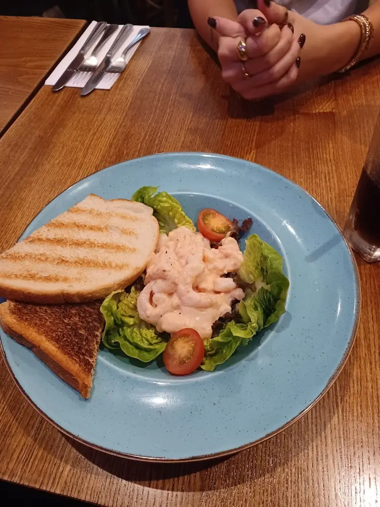 Leah Leslie_Coorie In @ The Black Bull_Banknock_review