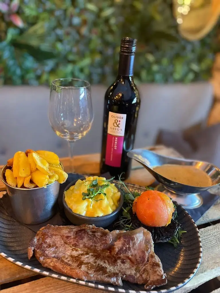 Scarecrow Bar & Grill_Banknock_slider_image_3