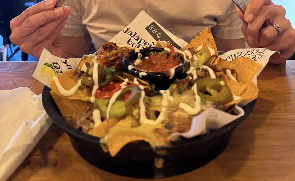 Suehellen Zanetti_Behind The Wall_Banknock_review