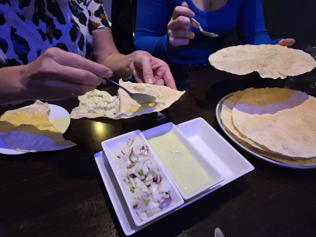 Roti Restaurant_Biddulph_slider_image_3