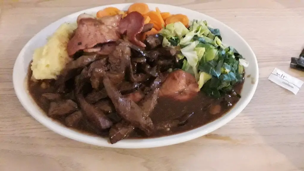 The Three Horseshoes_Althorne_slider_image_2