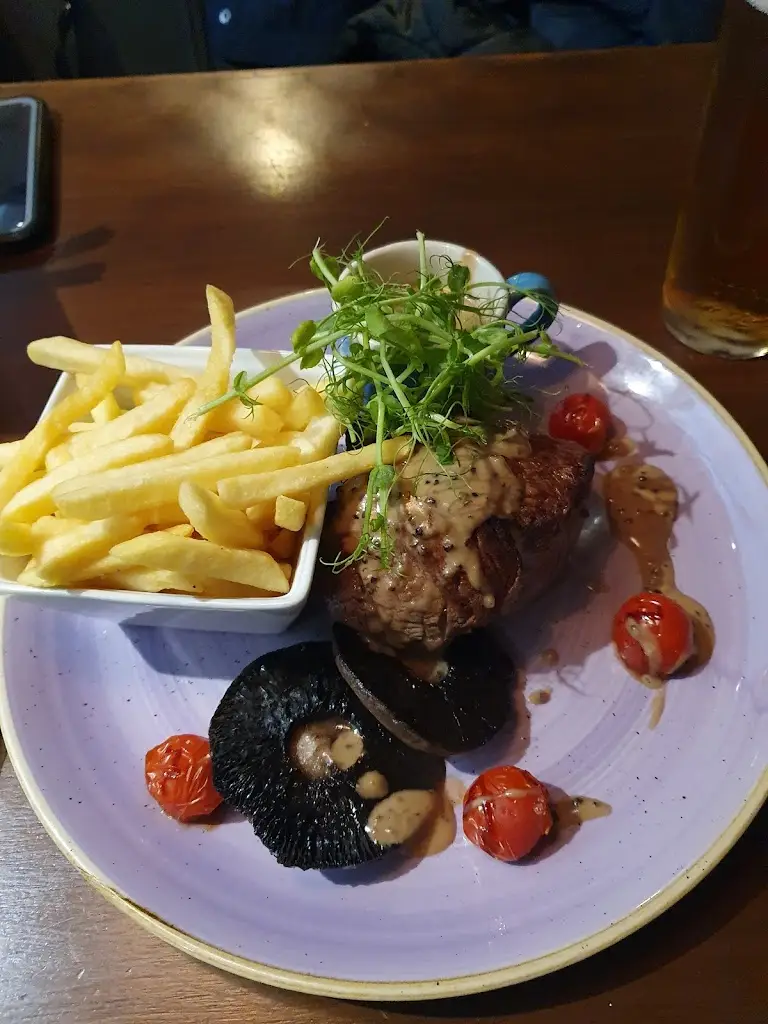 Jenz Bis_The Ghillie Dhu_Ayr_review