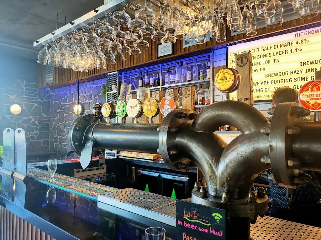 The Growler Taphouse & Kitchen restaurant in Ayr