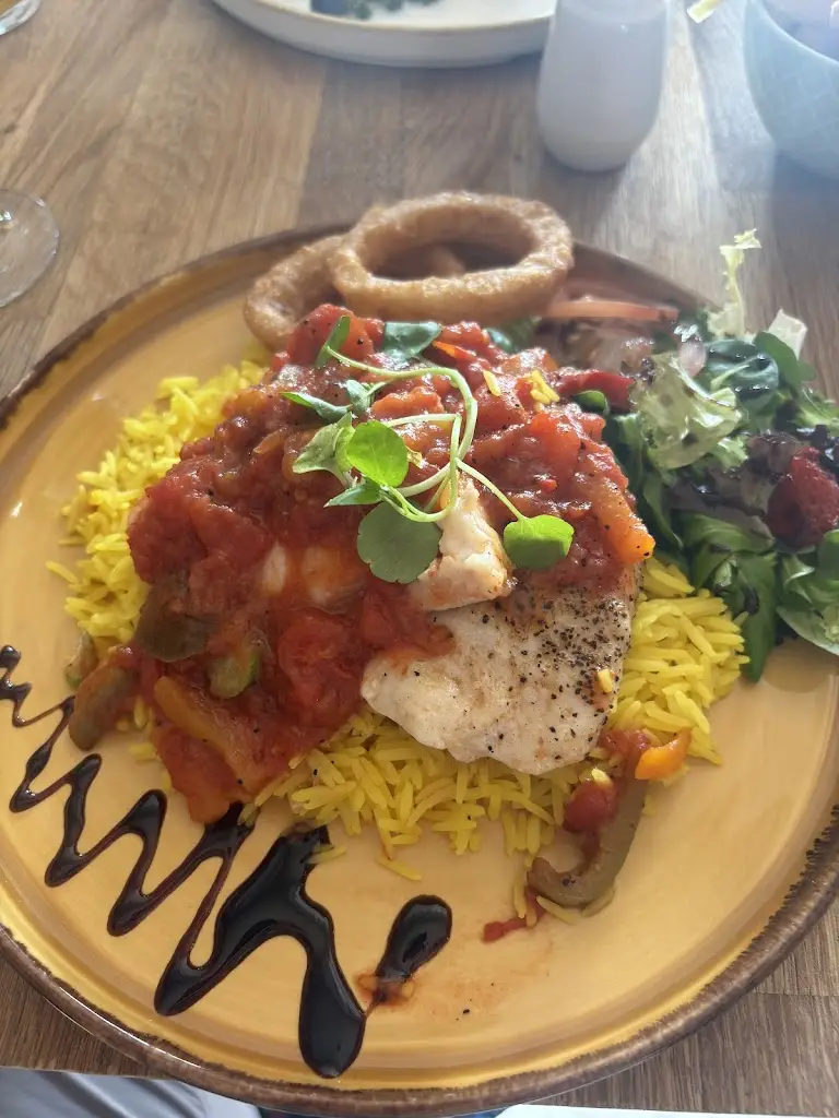 janis gray_Charlie's Bistro, small hotel._Benbecula_review