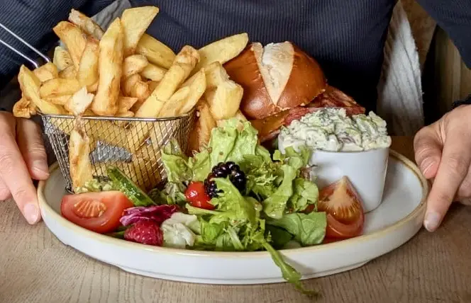 Hazel Dripps_Charlie's Bistro, small hotel._Benbecula_review