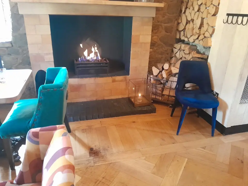 Christine Lewis_The Mill House_Beith_review