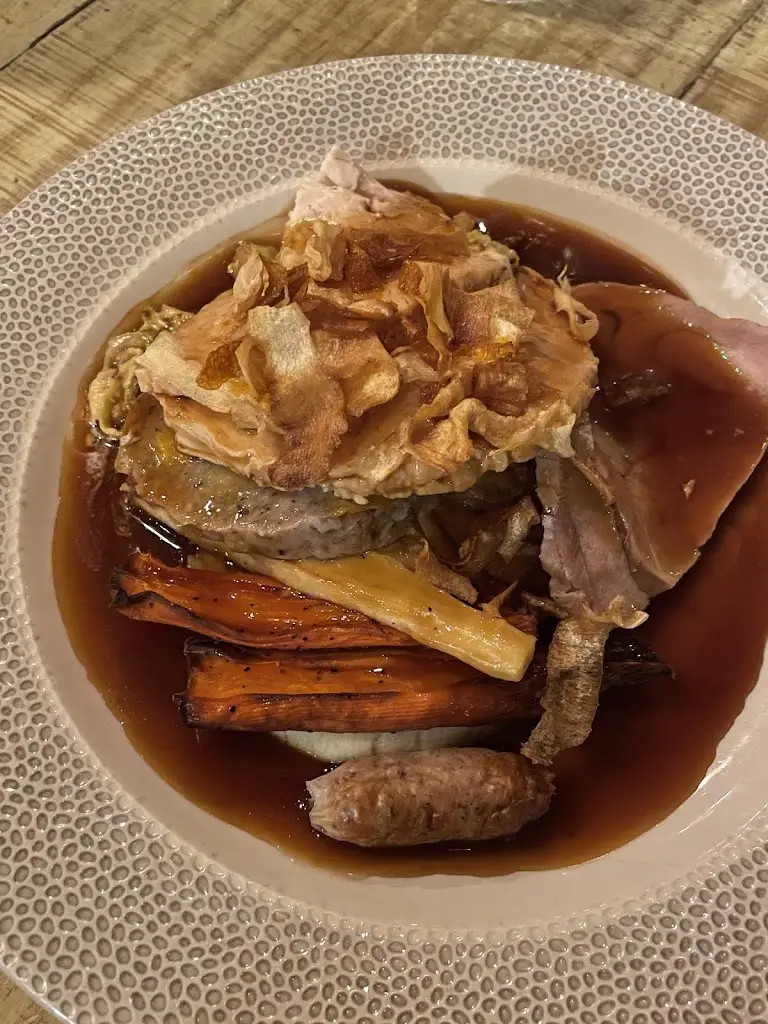 Lewis Cameron_The Mill House_Beith_review