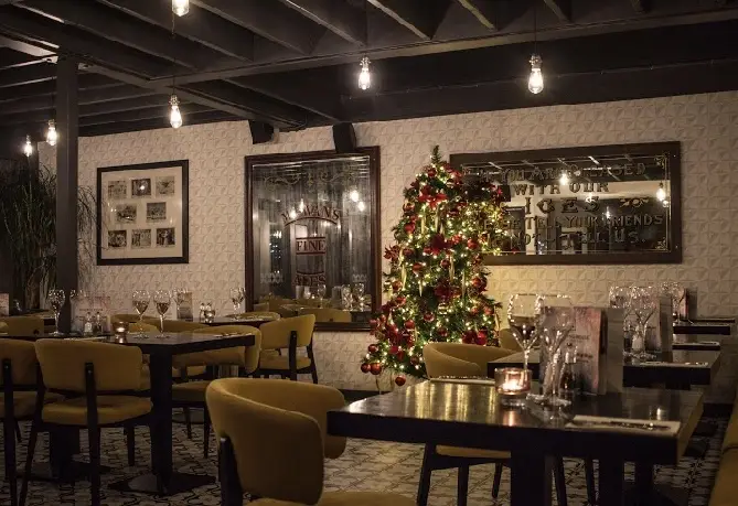 The Boarding House_Beith_slider_image_1