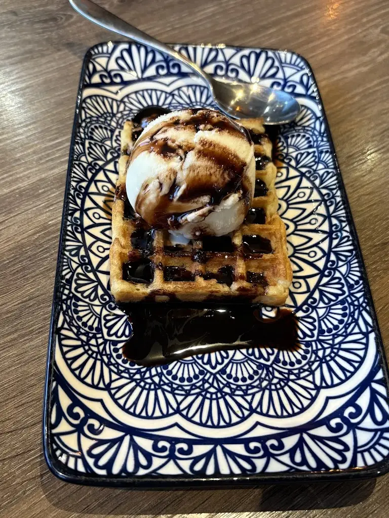 BlitZ btw_Kastriot's Mediterranean Bar & Grill_Bargeddie_review