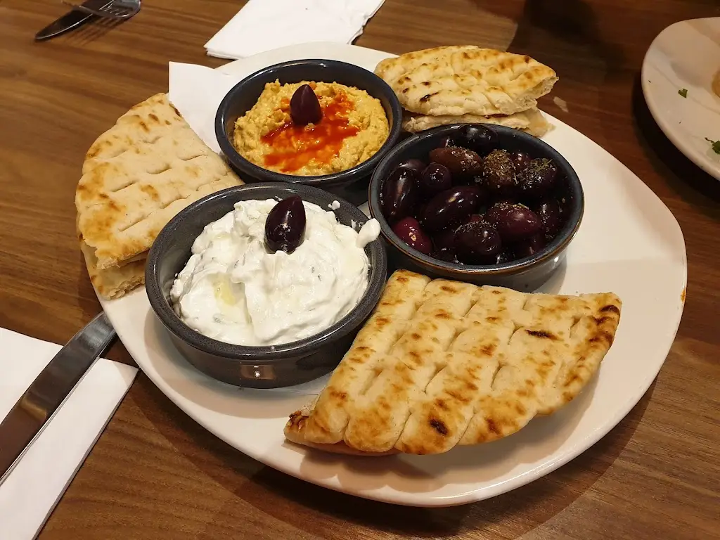 Kastriot's Mediterranean Bar & Grill_Bargeddie_slider_image_2