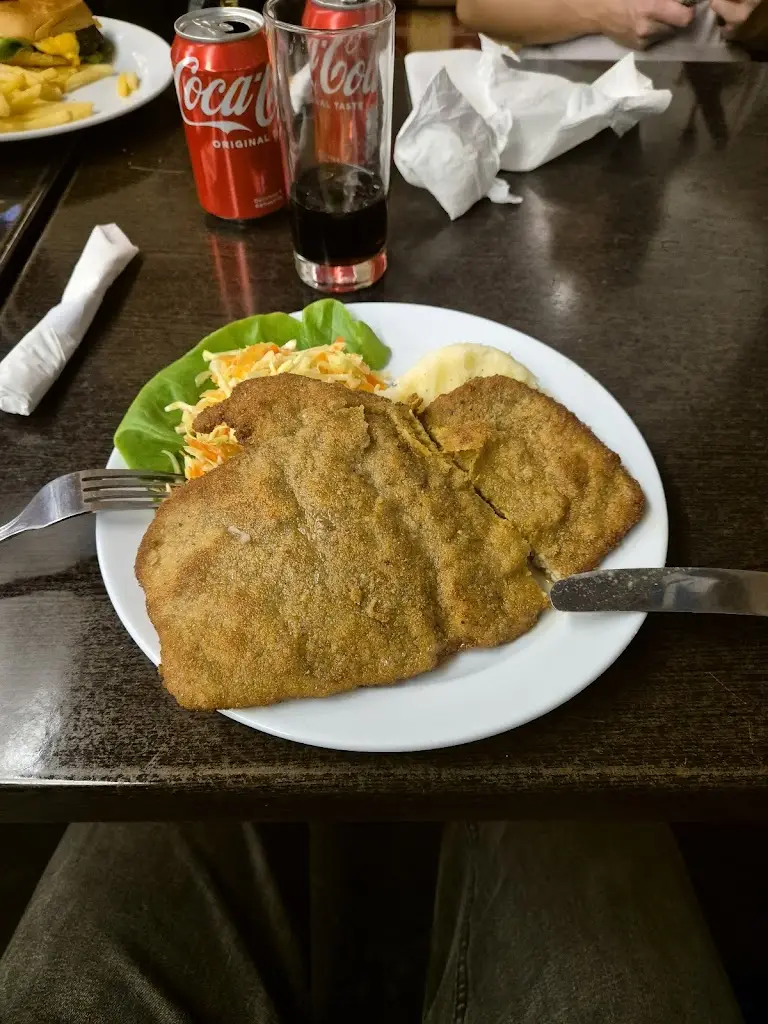 Evi’s Kitchen_Bargeddie_slider_image_2