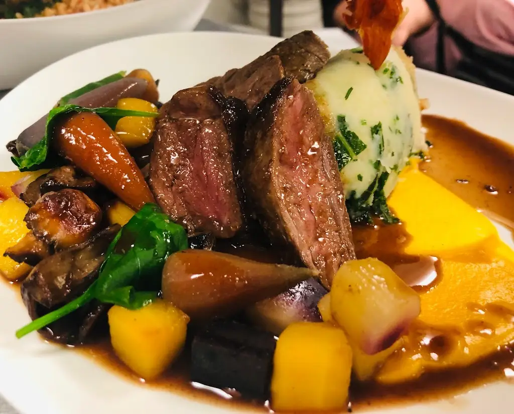 Massimos At The Log Cabin_Bargeddie_slider_image_2