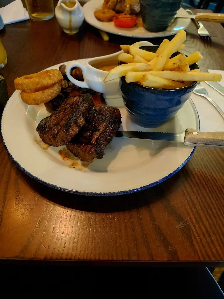 Gillian Tait_The Windmill_Bargeddie_review