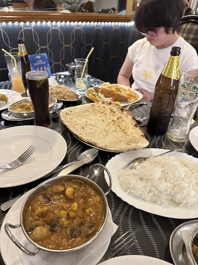 Dmitrii Suntsov_Taj Mahal_Biggar_review