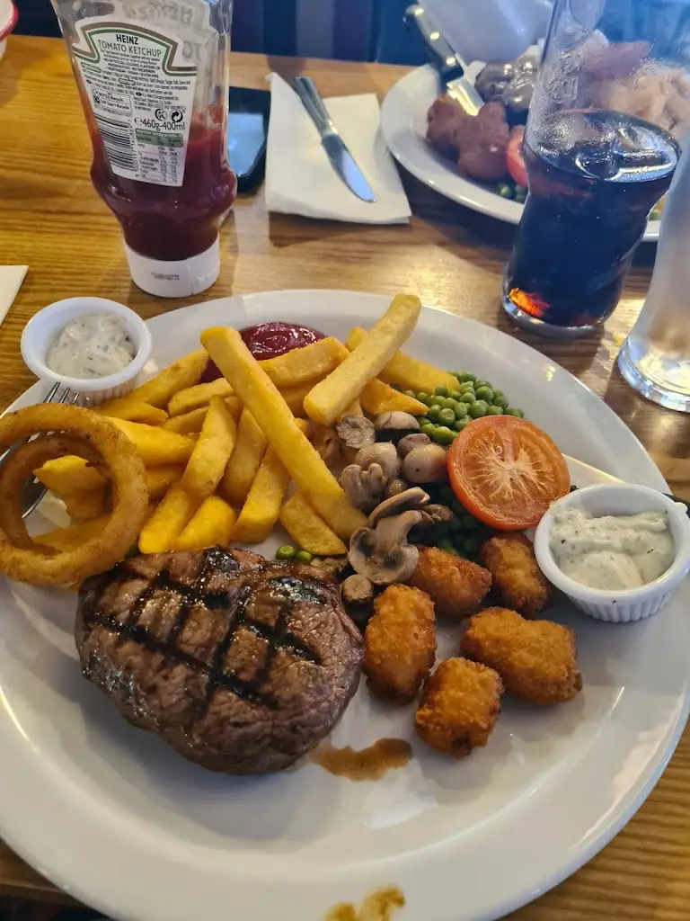 Menu_Bumble Bee_Blackwood_image_6