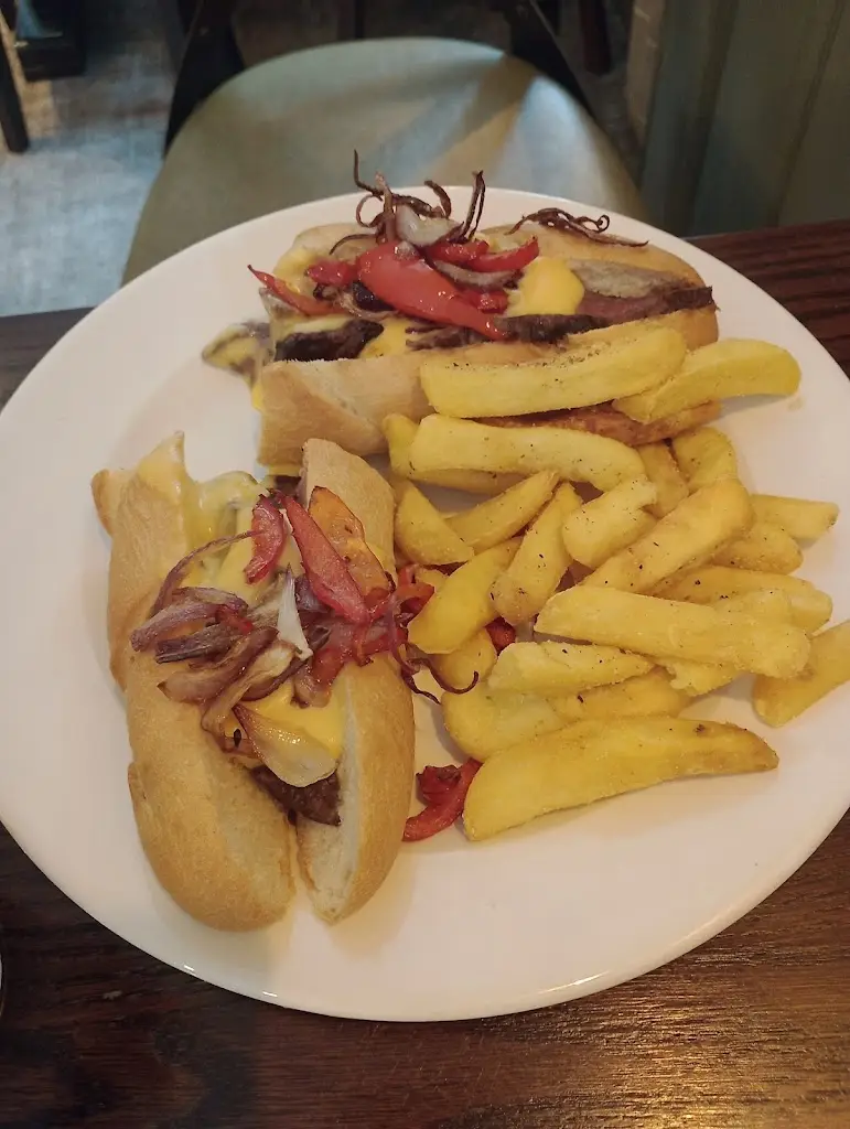 Jess Ponsford_Bumble Bee_Blackwood_review