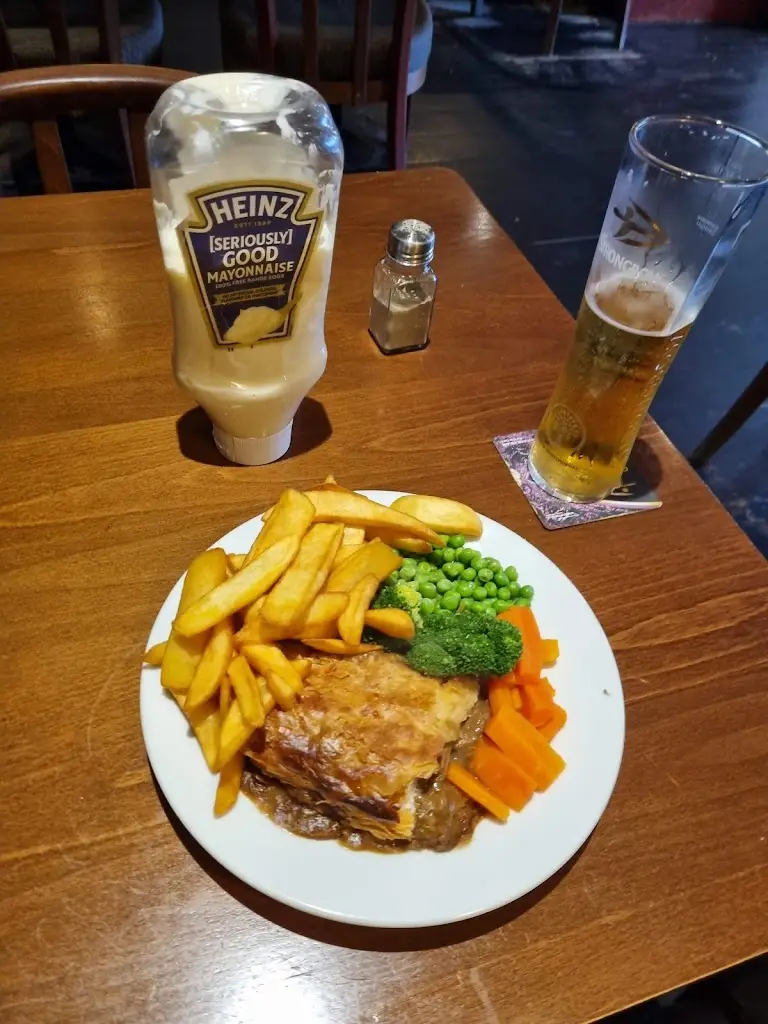 Evangelos Ntararas_The Bridge Inn_Bonnybridge_review