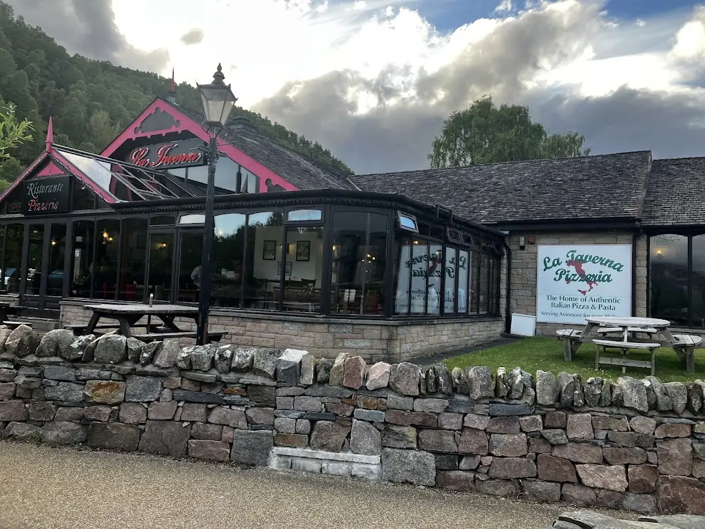 A L_La Taverna_Aviemore_review