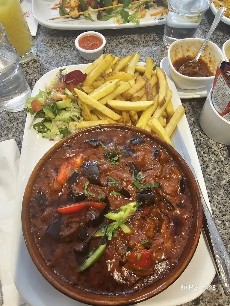 Pratima Madduri_Charcoal Aviemore_Aviemore_recensione