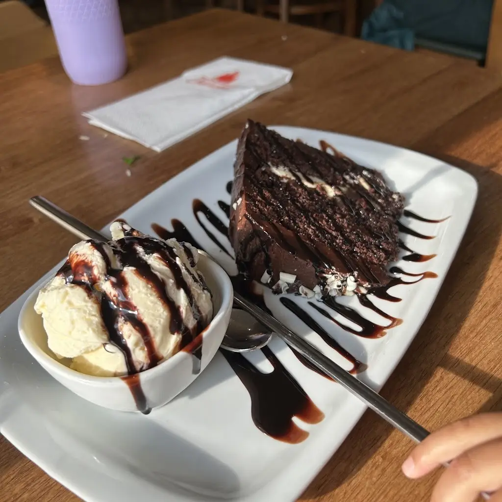 Hisham Hamid_Charcoal Aviemore_Aviemore_recensione