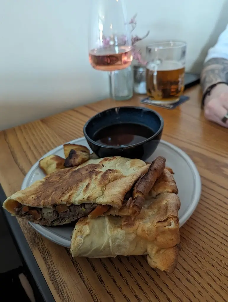 Holly Chatton_Old Sam's_Biddulph_review