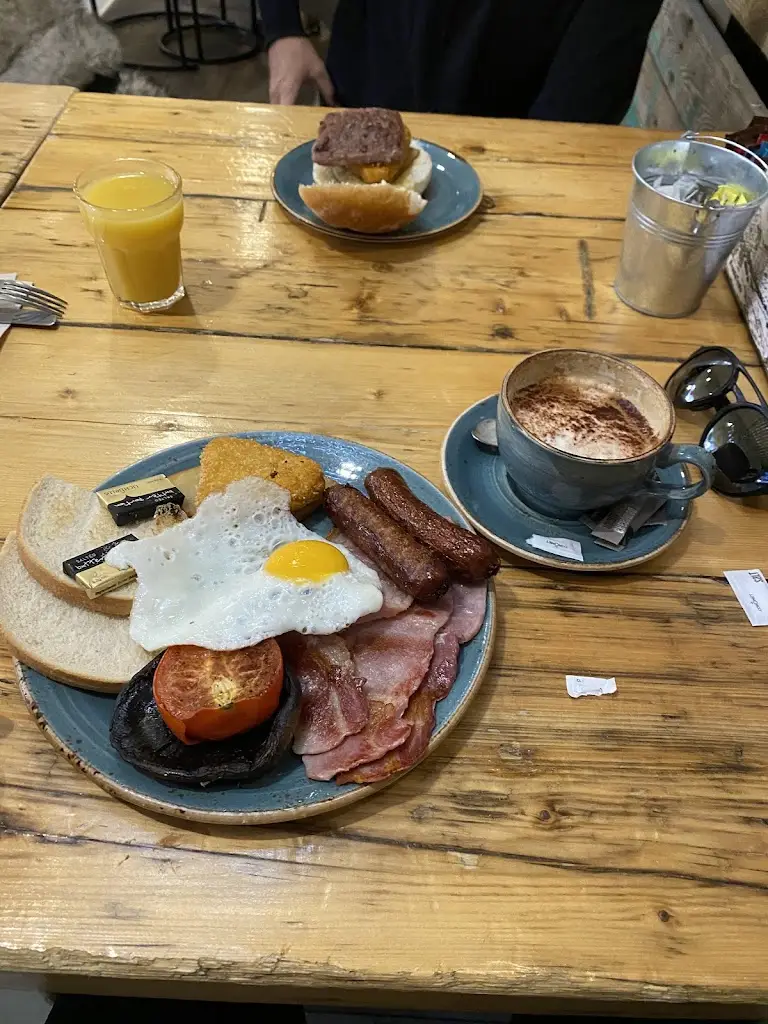 Rikkii Smyth_Route 7 Cafe_Aviemore_review