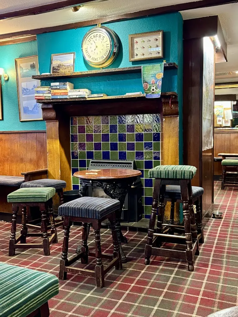 The Tartan Arms & McQ's restaurante en Bannockburn