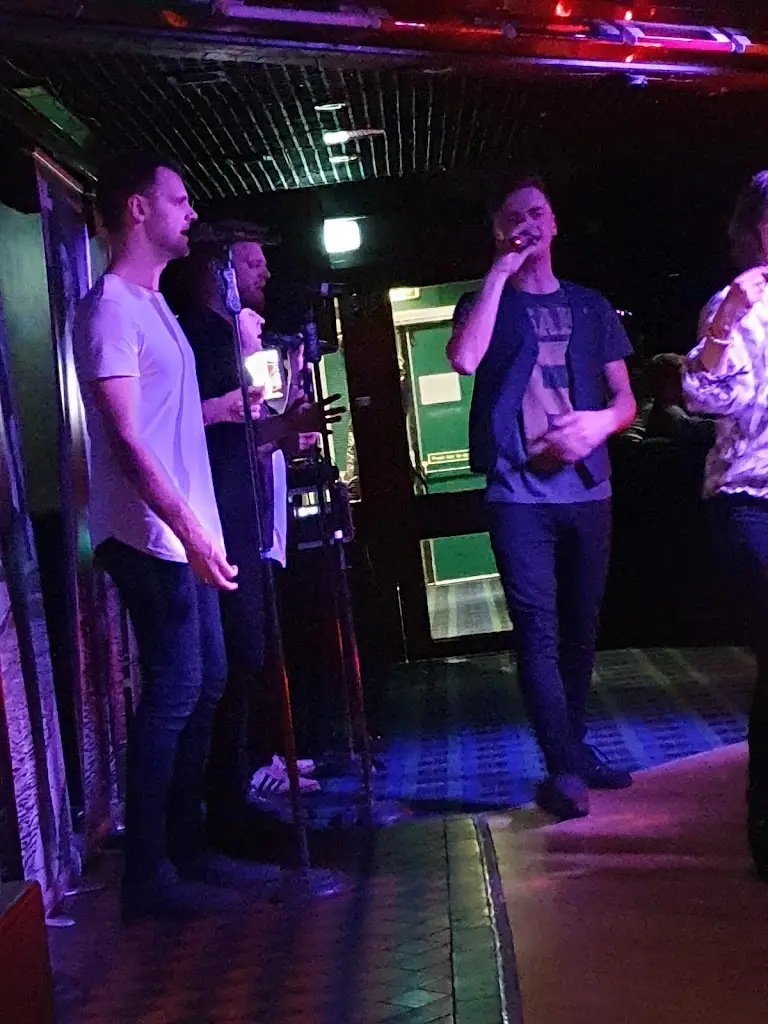 Fiona Allan_McQ's_Bannockburn_review