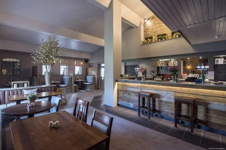 The Linden Inn Bar & Steakhouse_Bannockburn_slider_image_1