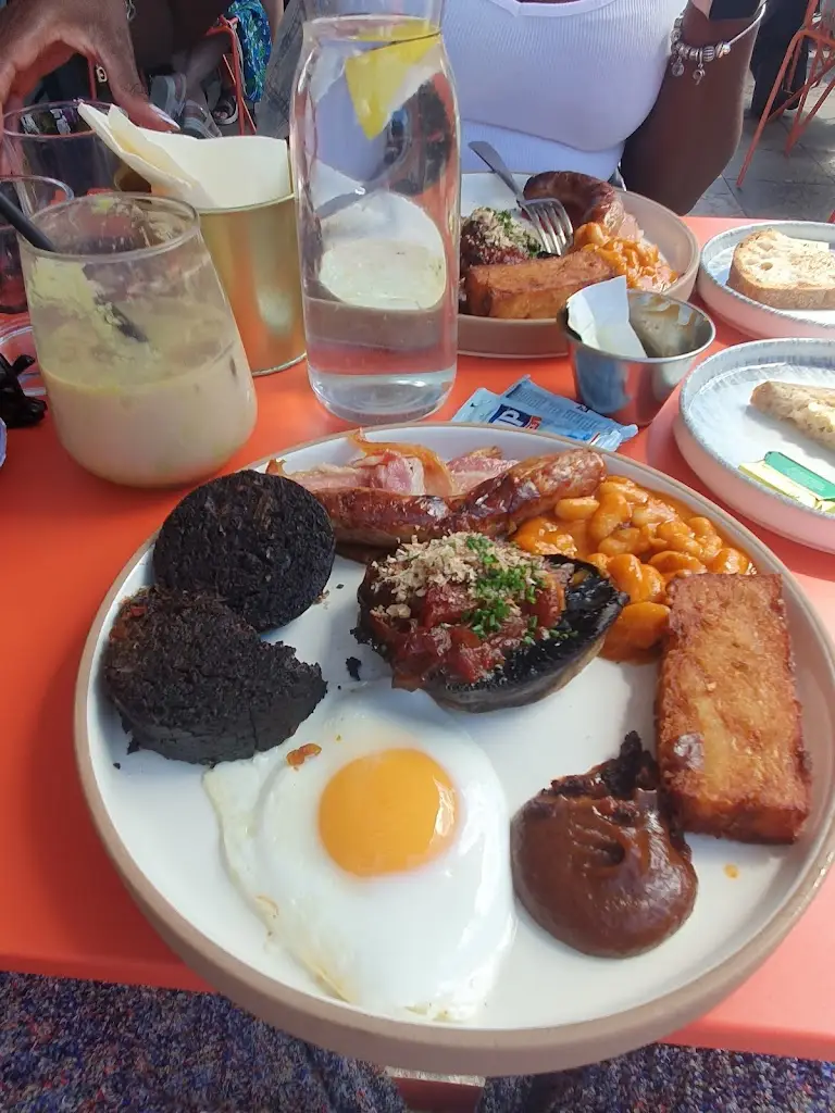 Gregg Tulley_Friend Of Mine_Bridge of Allan_review