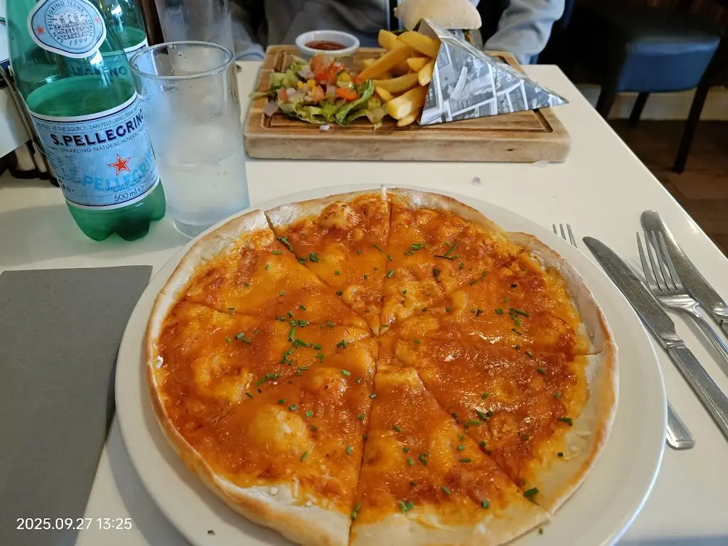 Ana Moura_Cucina_Bonhill_review