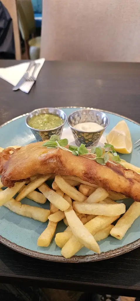 Dariusz Isanski_Mavi Kitchen & Bar_Bonhill_review