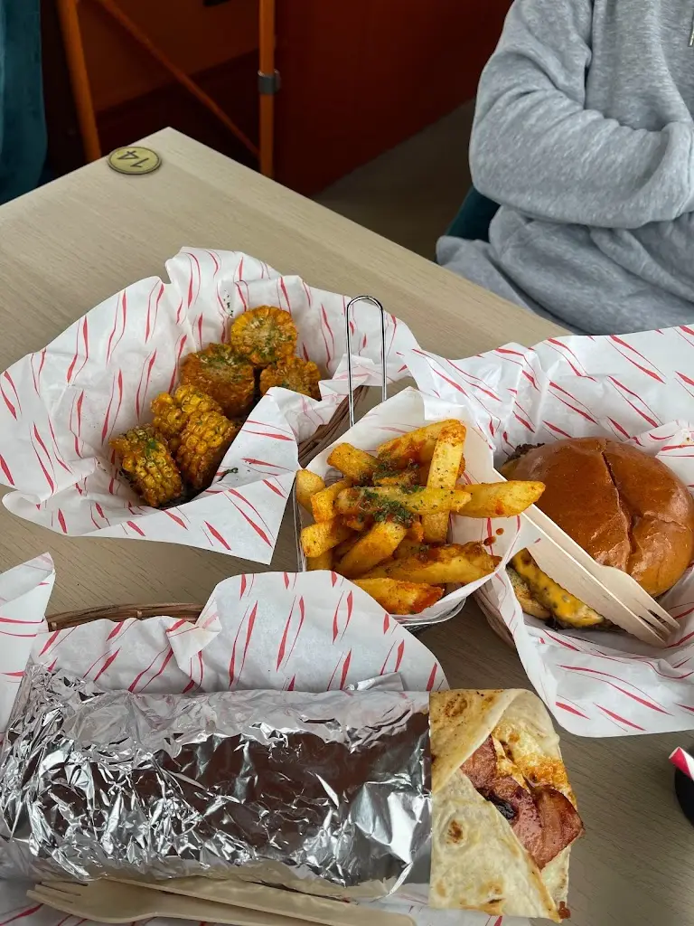 Amanda Barriskell_River Shack Bus Café_Bonhill_review