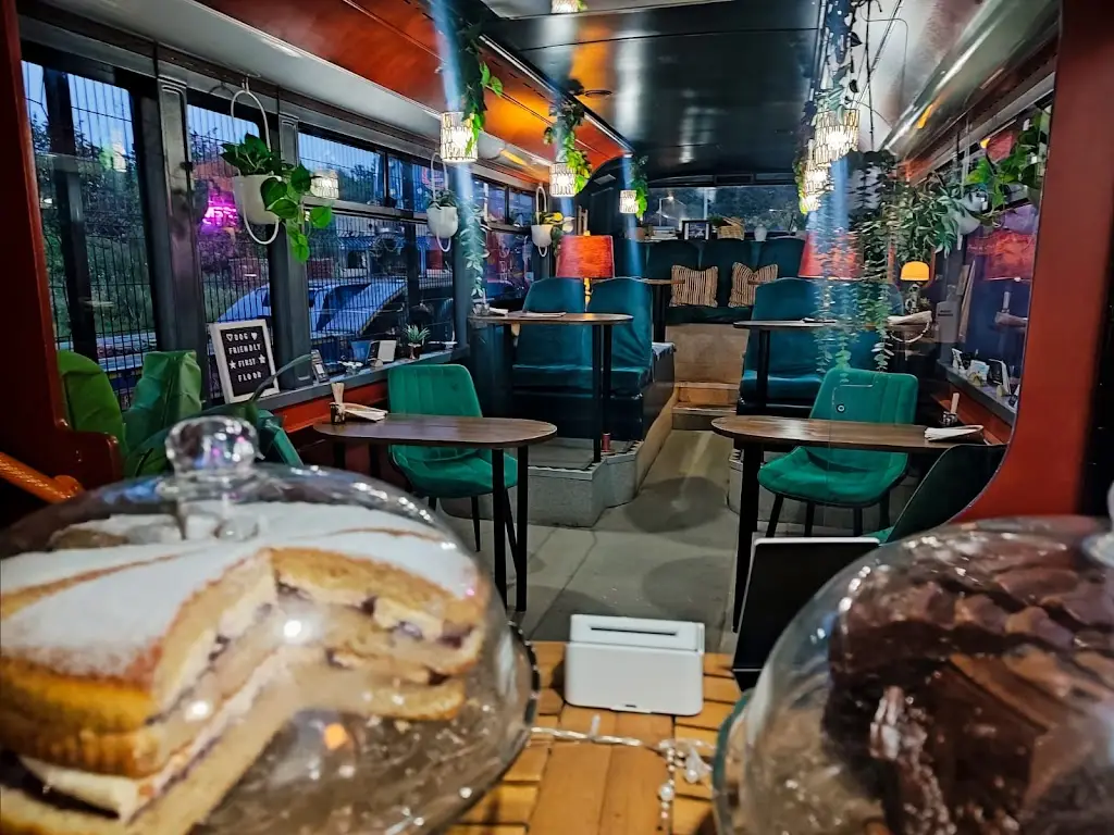 River Shack Bus Café_Bonhill_slider_image_1