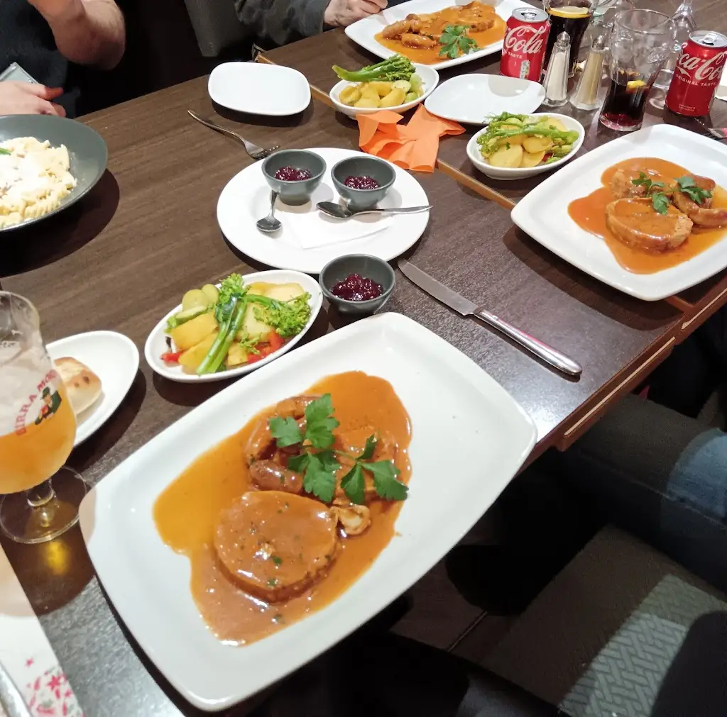 Agnieszka Makles_Gianninos_Broxburn_review