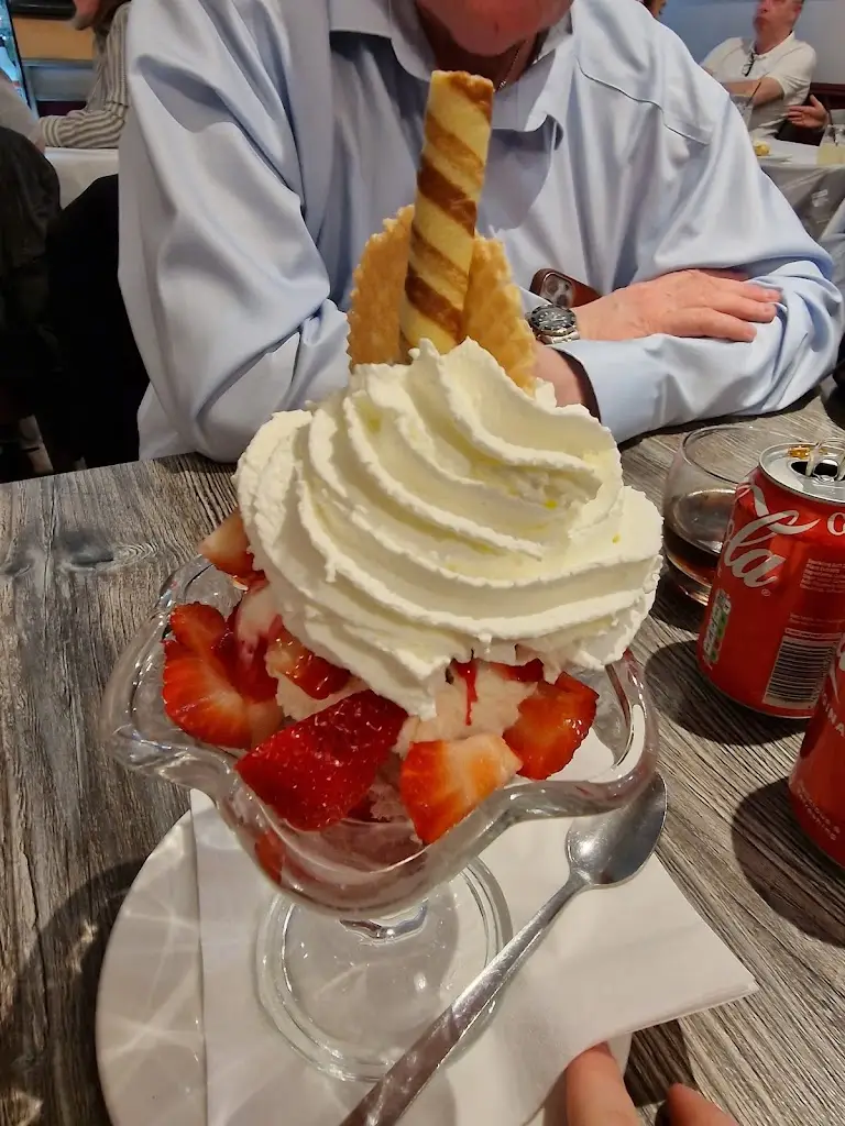 Gianninos_Broxburn_slider_image_3