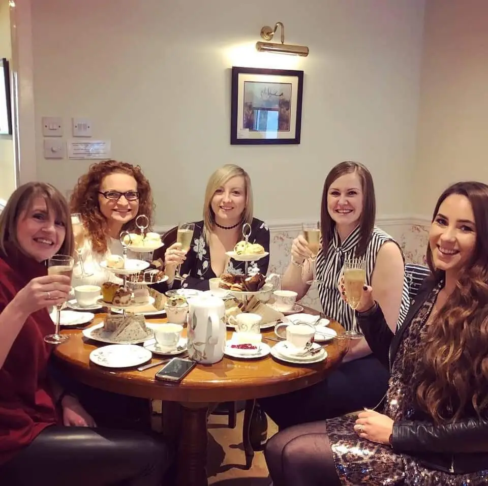 The Hidden Teahouse restaurante en Bothwell