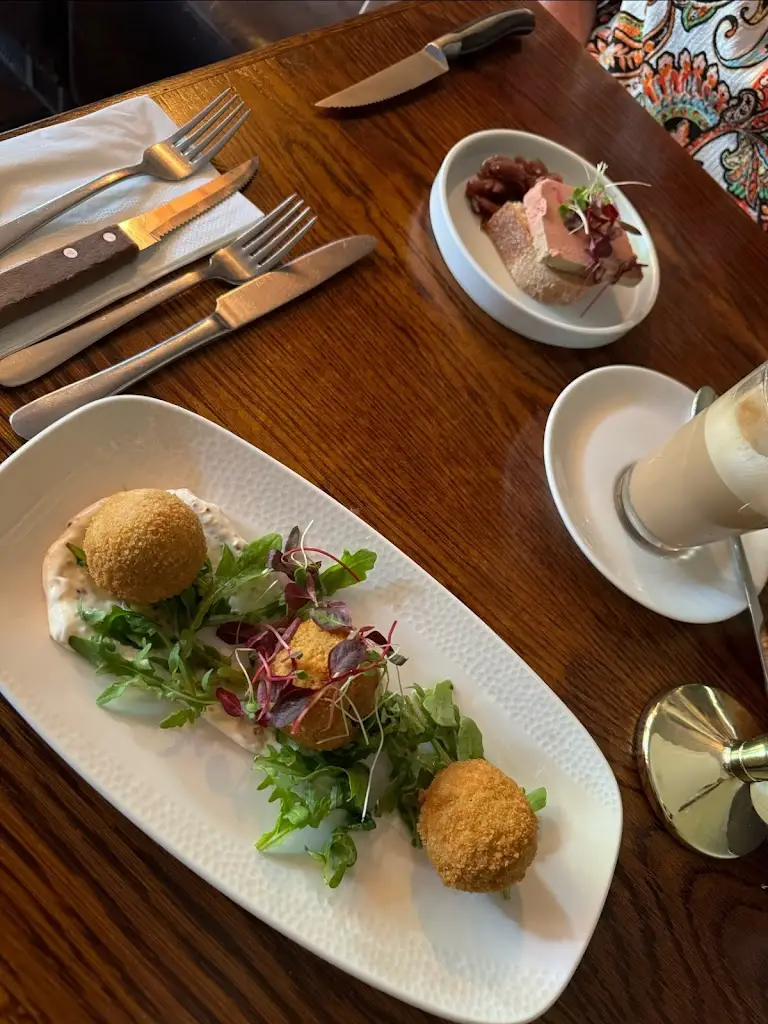 Christopher Ward_Cocktails & Steaks_Bothwell_review