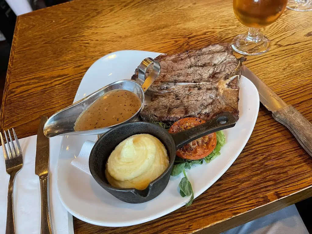 Kenny Marshall_Cocktails & Steaks_Bothwell_review