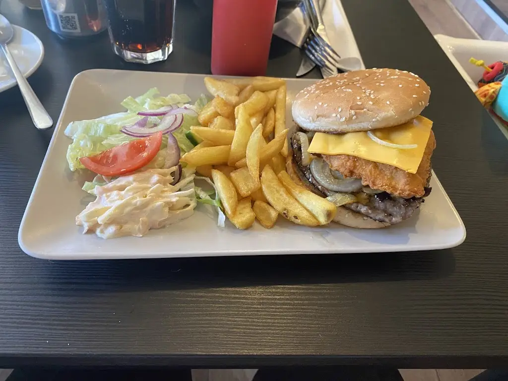 Donna Breslin_Bonnie Cafe_Bonnyrigg_review