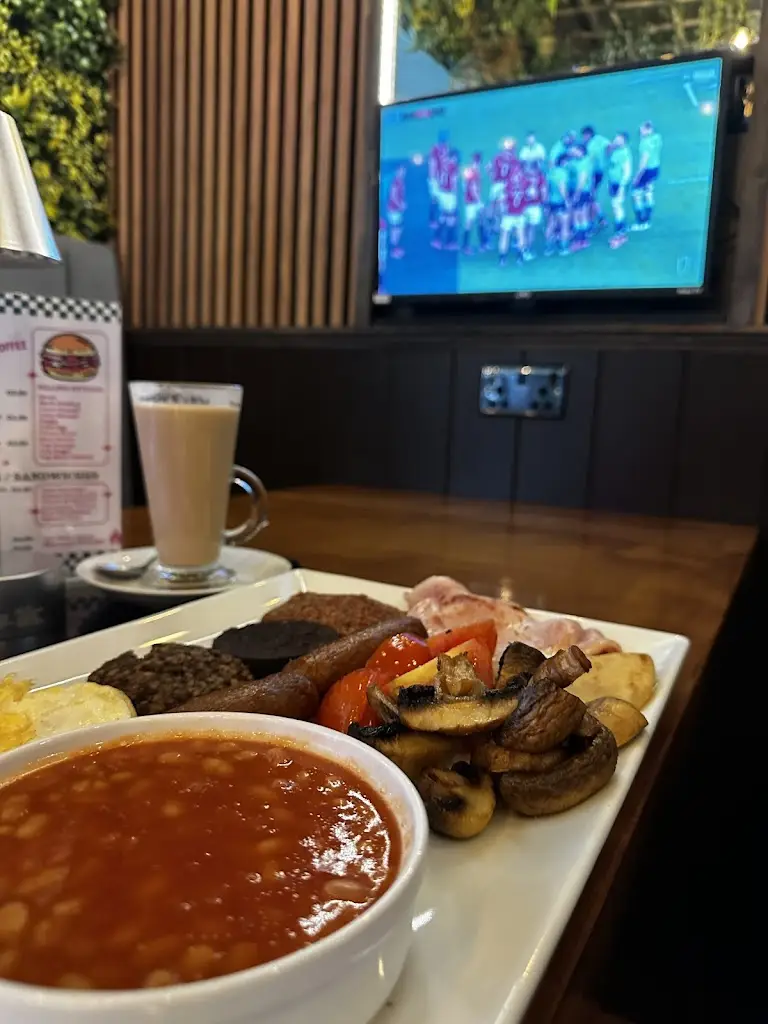 Paul Anderson_Cheeky'z Bar & Grill_Bonnyrigg_review