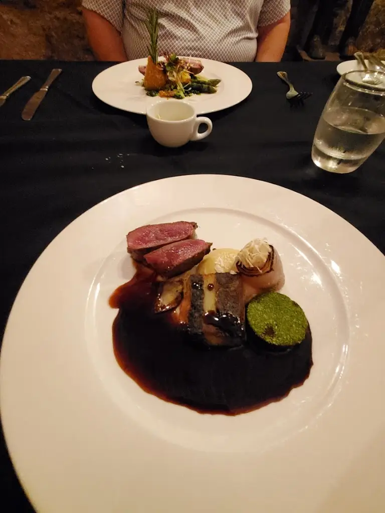 The Dungeon Restaurant_Bonnyrigg_slider_image_3